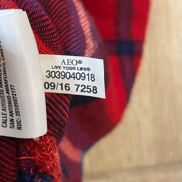 American Eagle Red Plaid Flannel Shirt Women’s Medium Boyfriend Fit Soft - Picture 11 of 11